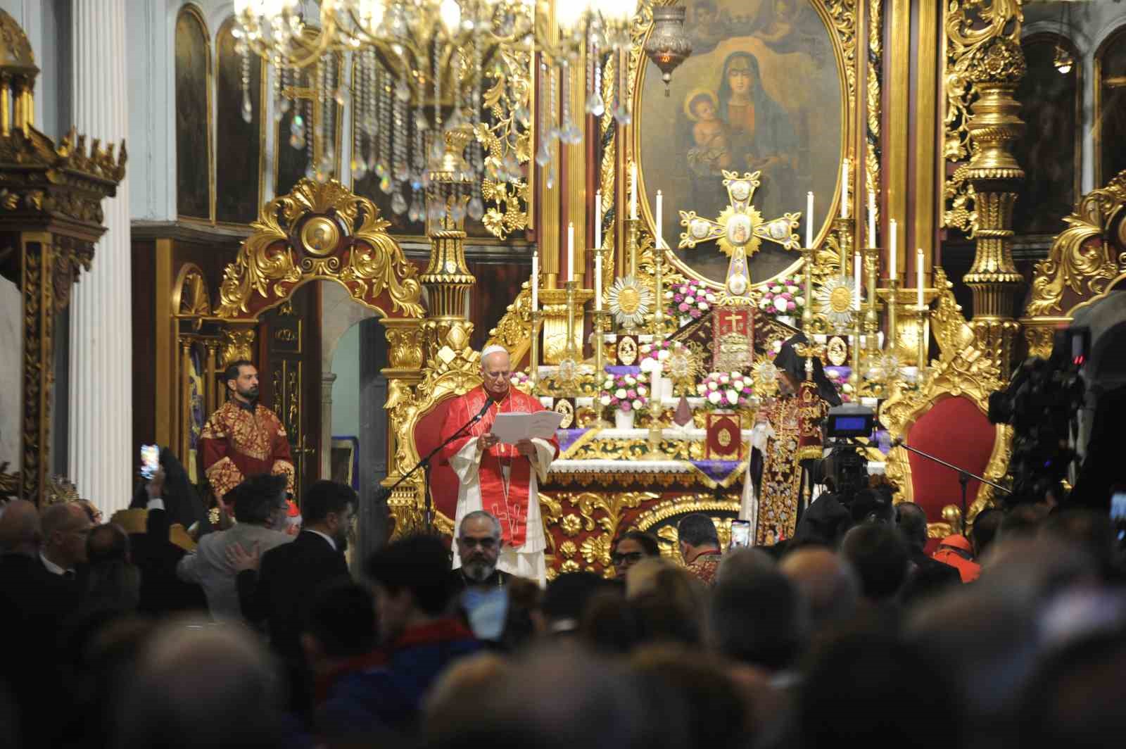 papa 14 leo ermeni apostalik katedraline dua ziyareti gerceklestirdi 1