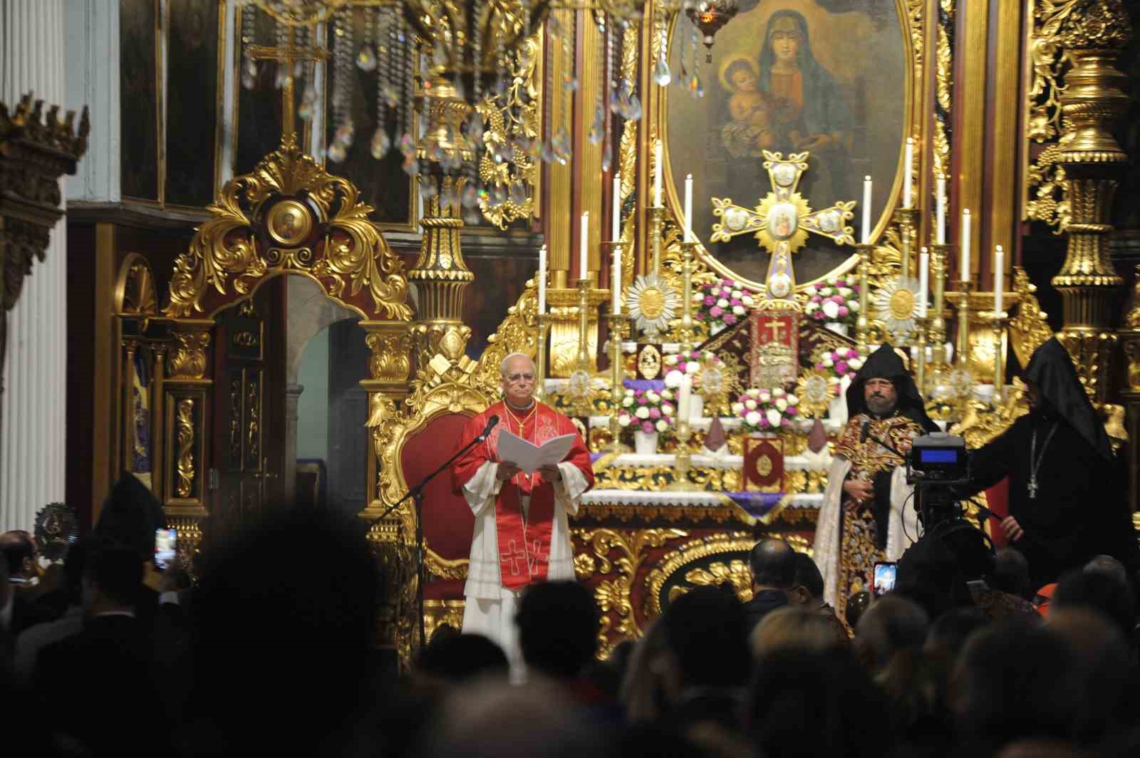 papa 14 leo ermeni apostalik katedraline dua ziyareti gerceklestirdi 2