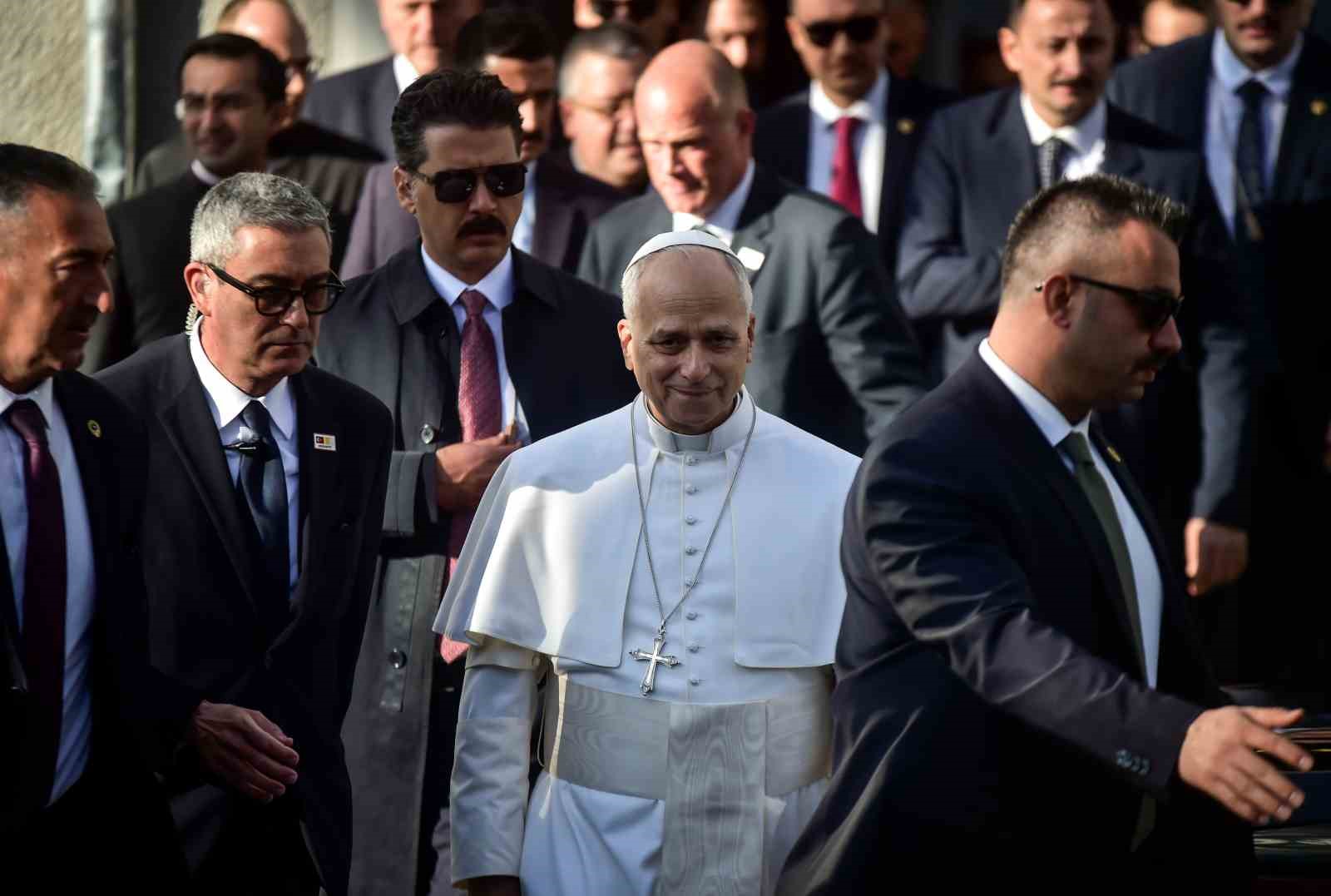 Papa 14. Leo, Şişli’deki Kutsal Ruh Katedrali’nde ayine katıldı 5 papa 14 leo sislideki kutsal ruh katedralinde ayine katildi 1