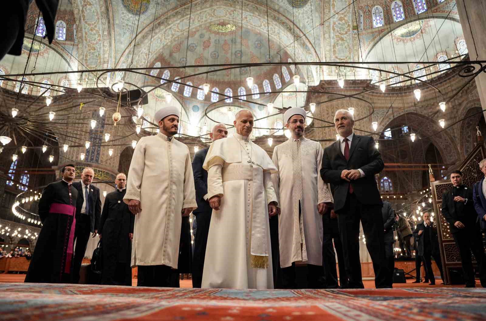 Papa 14. Leo, Sultanahmet Camii’ni hayranlıkla inceledi, Sultanahmet Cami müezzini Musa Aşgın Tunca o anları anlattı 7 papa 14 leo sultanahmet camiini hayranlikla inceledi sultanahmet cami muezzini musa asgin tunca o 1Cu29XKr