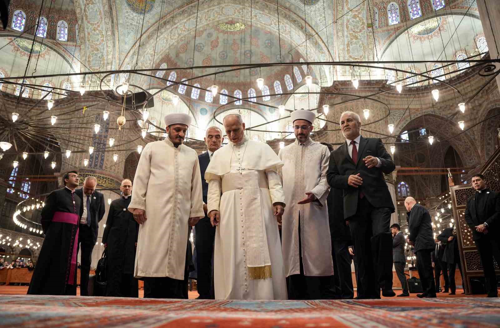 Papa 14. Leo, Sultanahmet Camii’ni hayranlıkla inceledi, Sultanahmet Cami müezzini Musa Aşgın Tunca o anları anlattı 15 papa 14 leo sultanahmet camiini hayranlikla inceledi sultanahmet cami muezzini musa asgin tunca o BhJvLIeh