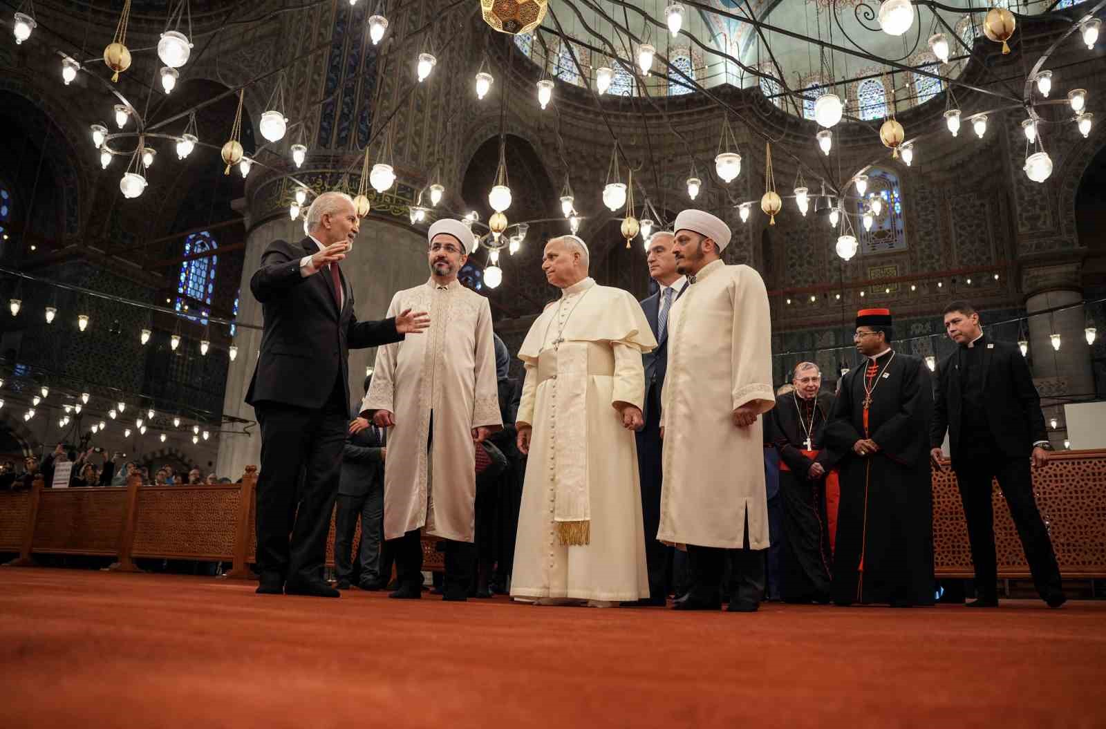 Papa 14. Leo, Sultanahmet Camii’ni hayranlıkla inceledi, Sultanahmet Cami müezzini Musa Aşgın Tunca o anları anlattı 5 papa 14 leo sultanahmet camiini hayranlikla inceledi sultanahmet cami muezzini musa asgin tunca o GMu8MAQG