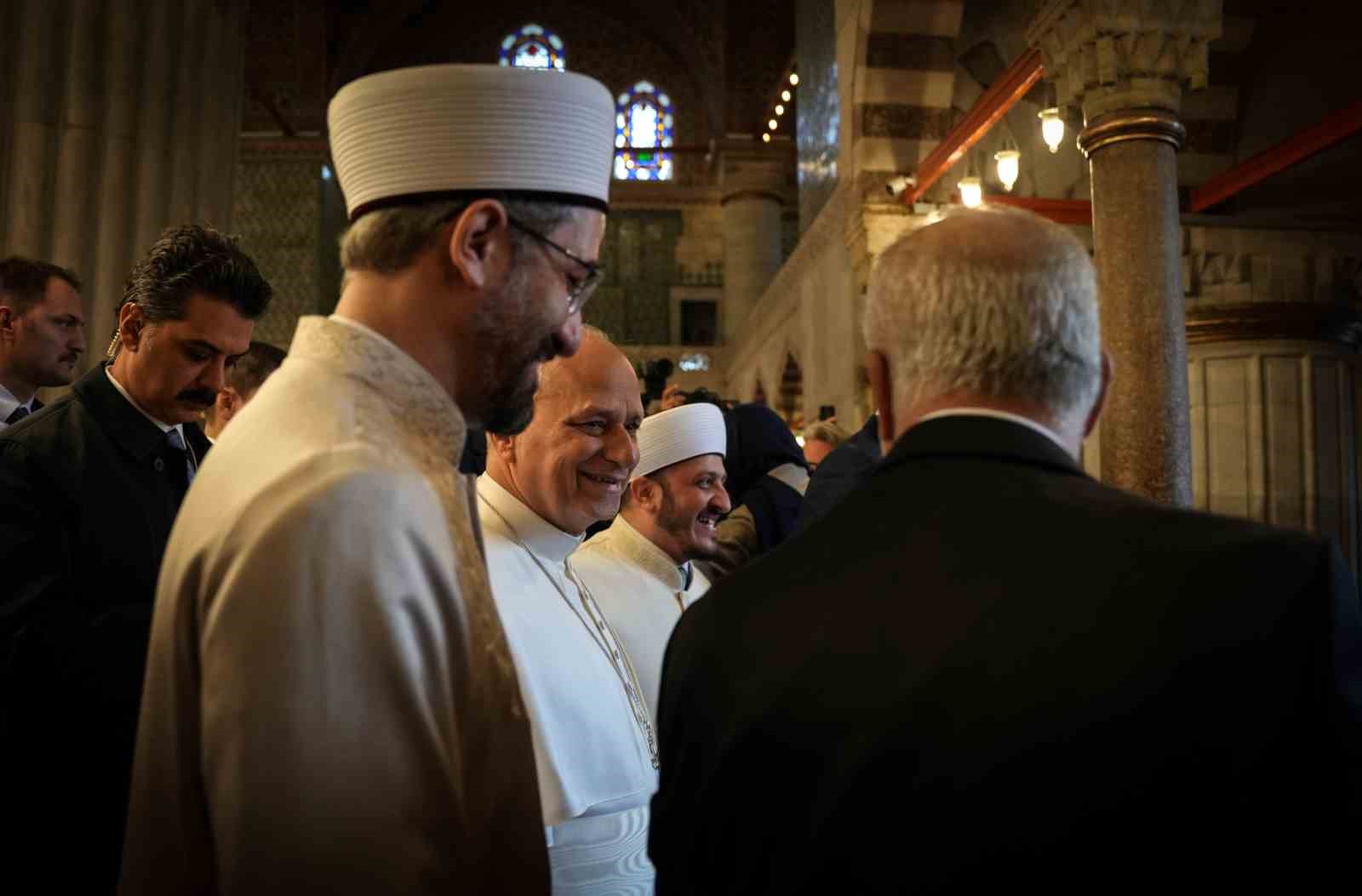 Papa 14. Leo, Sultanahmet Camii’ni hayranlıkla inceledi, Sultanahmet Cami müezzini Musa Aşgın Tunca o anları anlattı 22 papa 14 leo sultanahmet camiini hayranlikla inceledi sultanahmet cami muezzini musa asgin tunca o MatcTKGq
