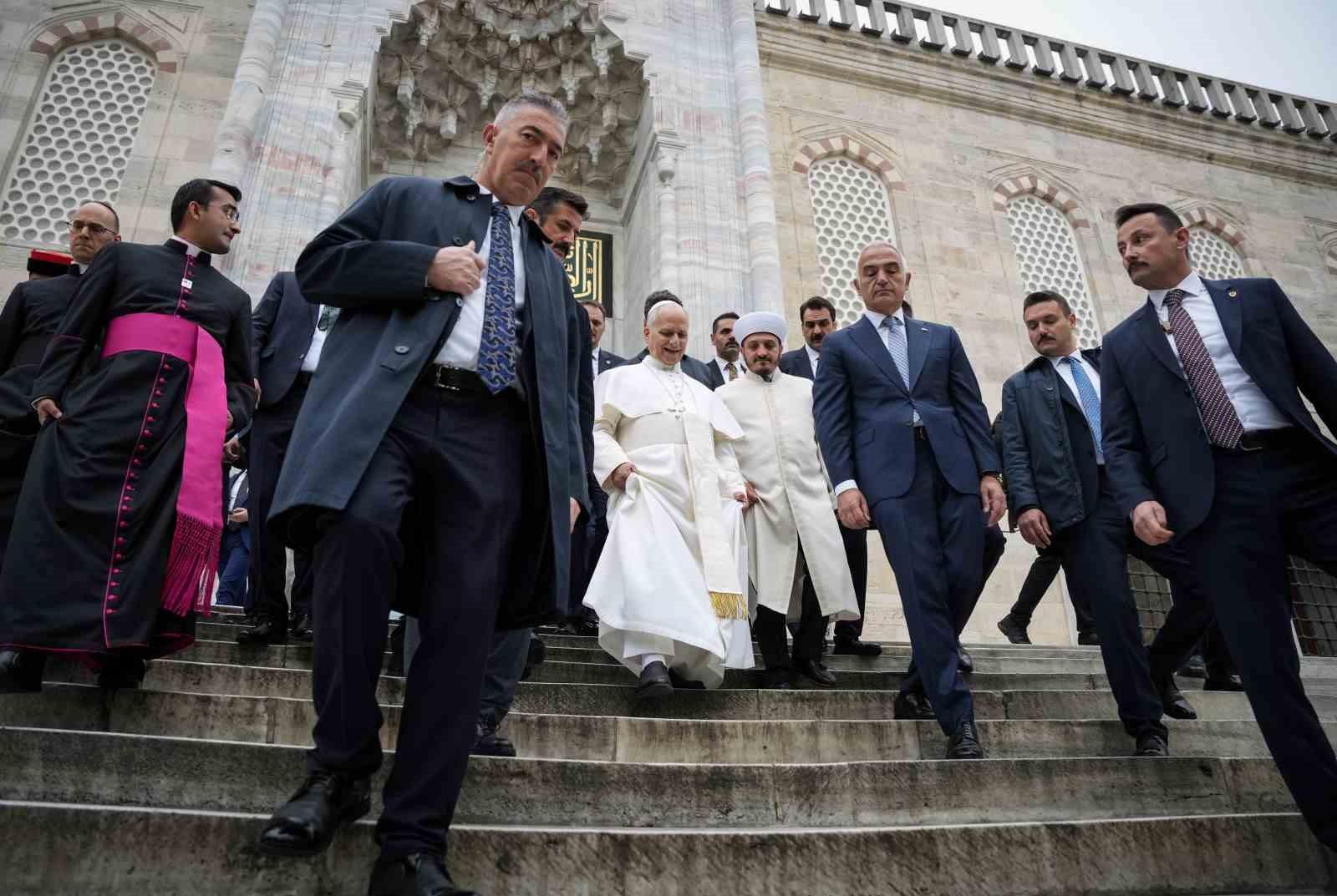 papa 14 leo sultanahmet camiini ziyaret etti 7