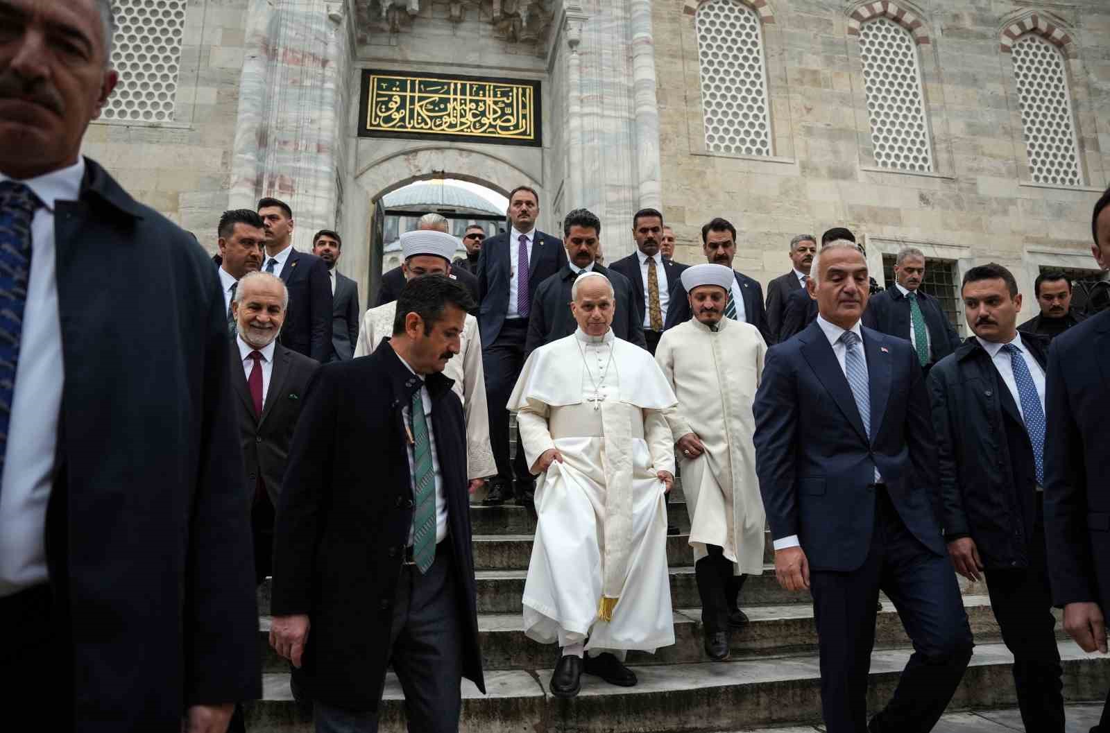papa 14 leo sultanahmet camiini ziyaret etti 8 ae9k8YXQ