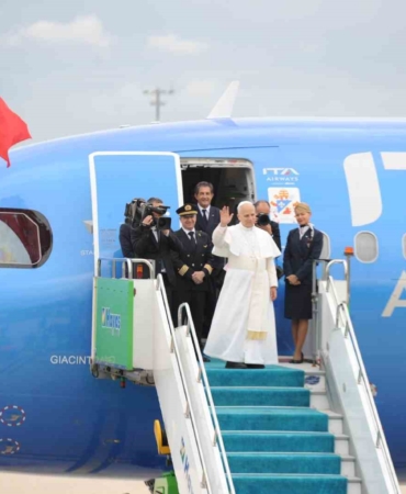 papa-14-leo-turkiyeden-ayrildi-GLlD82Jh.jpg