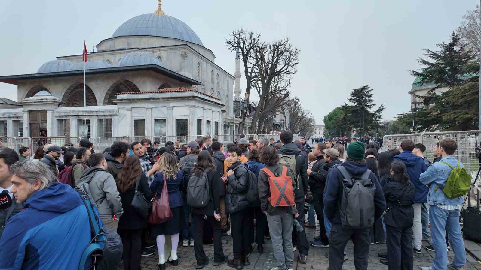 papa 14 leonun sultanahmet camiine ziyareti oncesi yogun guvenlik onlemleri alindi 1 Kzl2I7zS