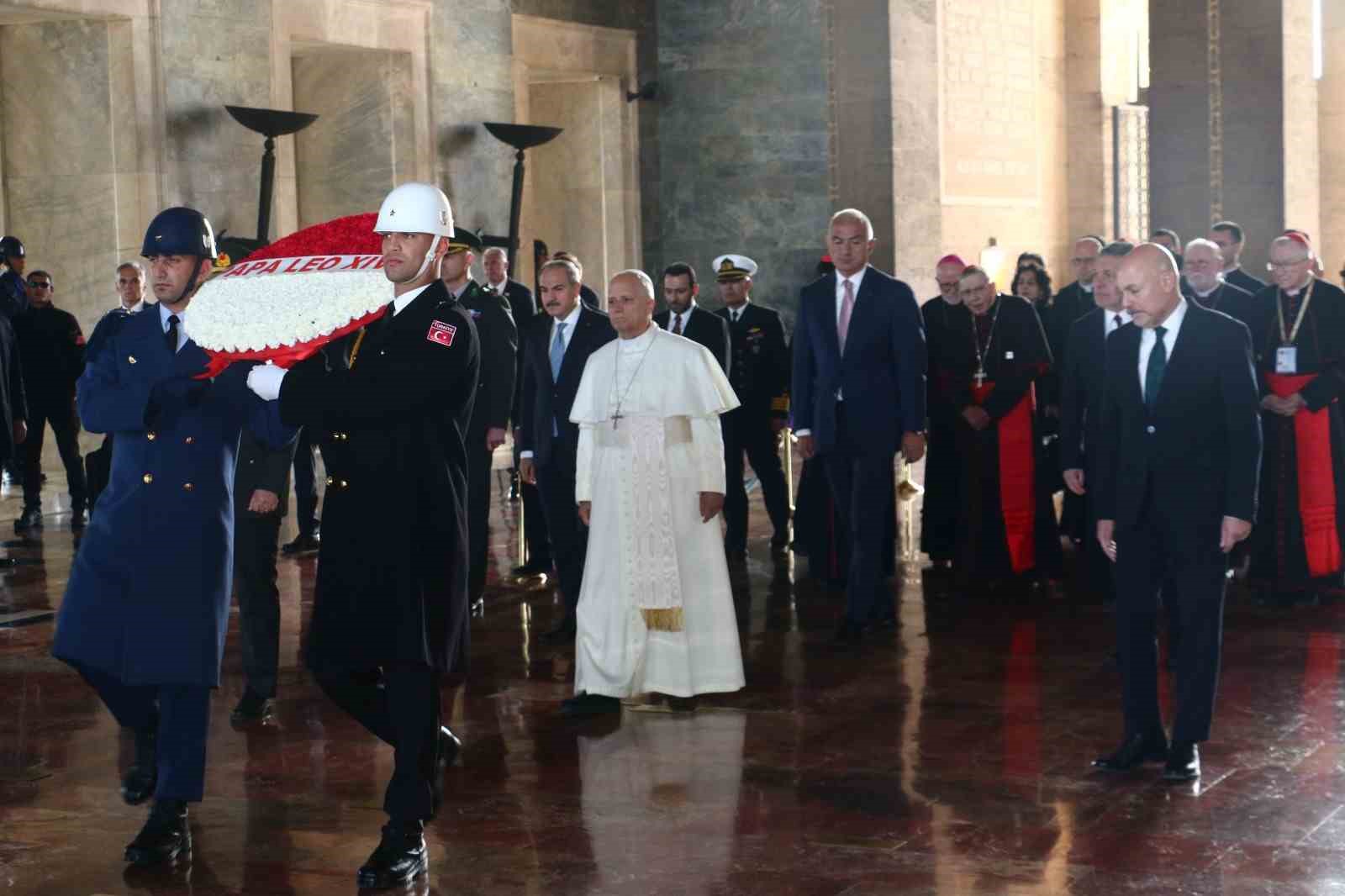 papa 14 leonun turkiyedeki ilk duragi anitkabir oldu 10