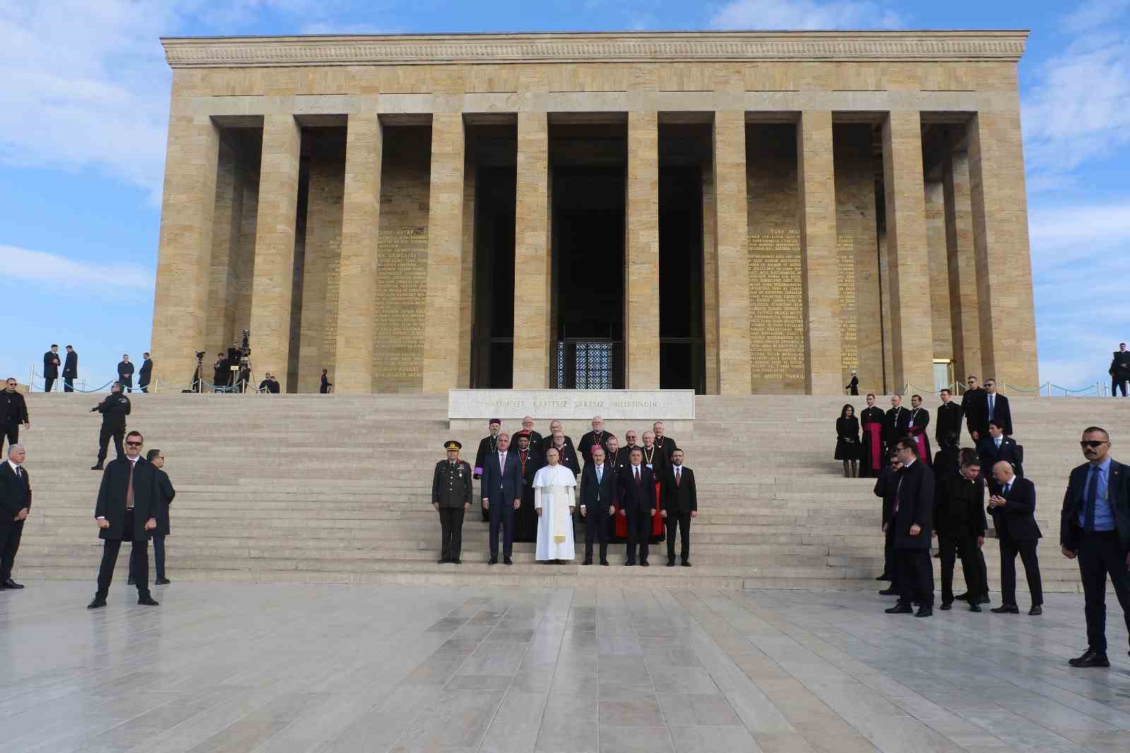 papa 14 leonun turkiyedeki ilk duragi anitkabir oldu 2 hTSDzYna