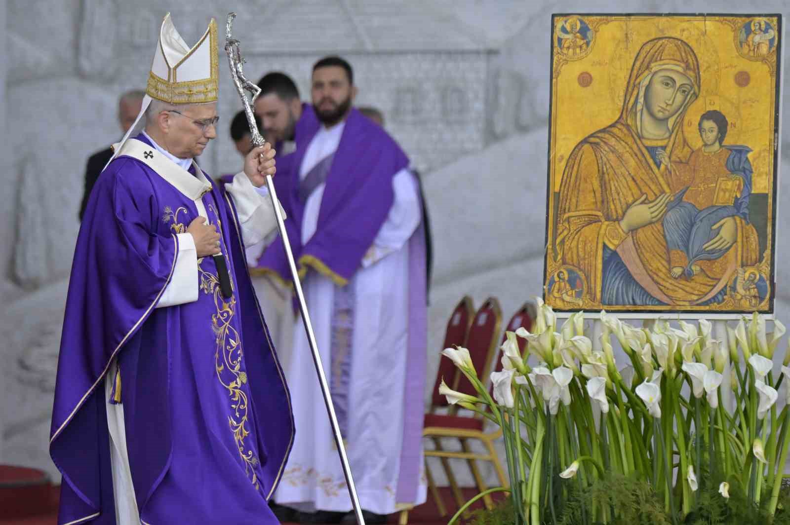 papa 14uncu leodan beyrutta 150 bin kisinin katilimiyla ayin 10 tDmPmyUc