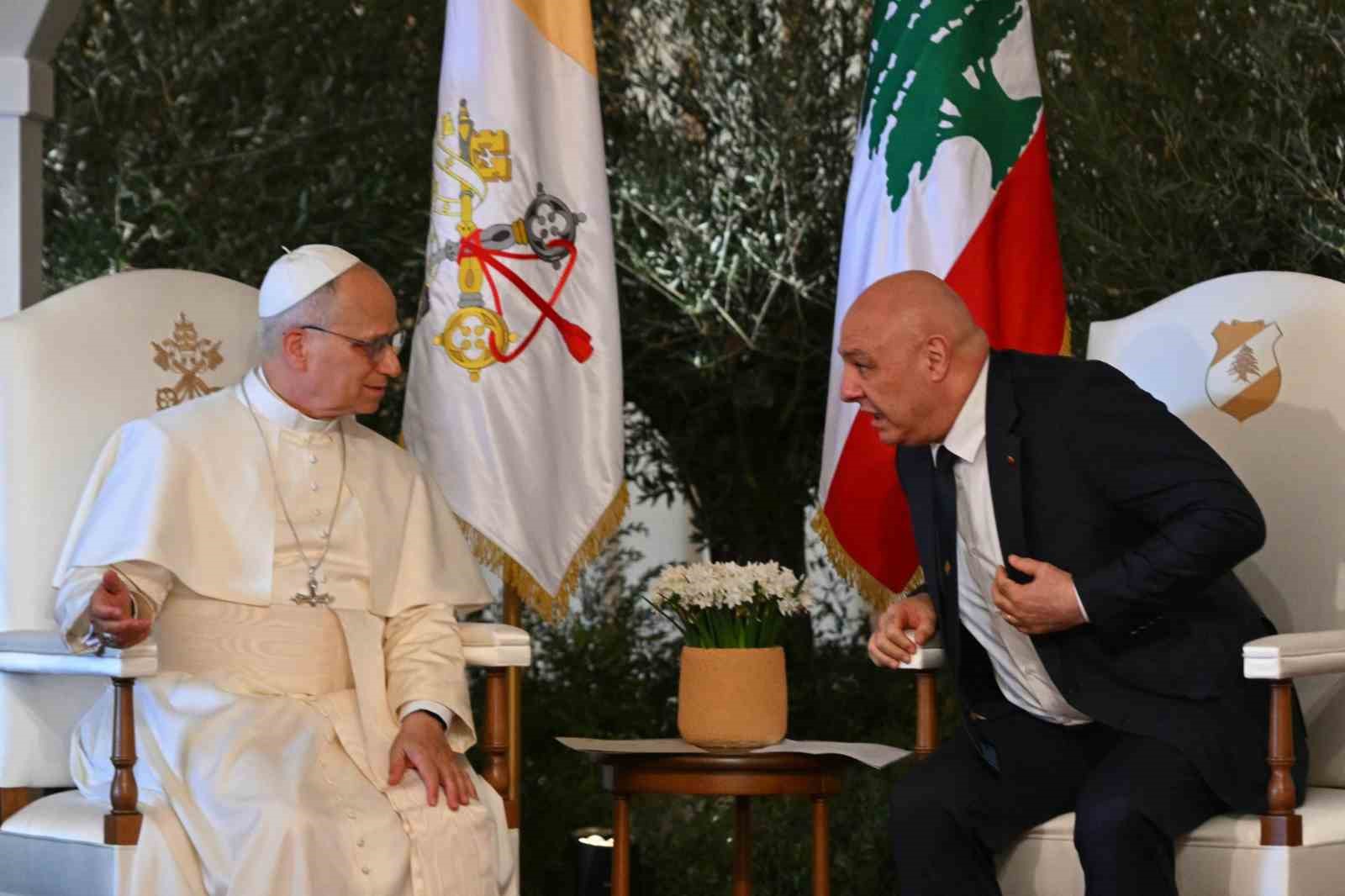 papa 14uncu leodan beyrutta 150 bin kisinin katilimiyla ayin 15 AF2TGVrP