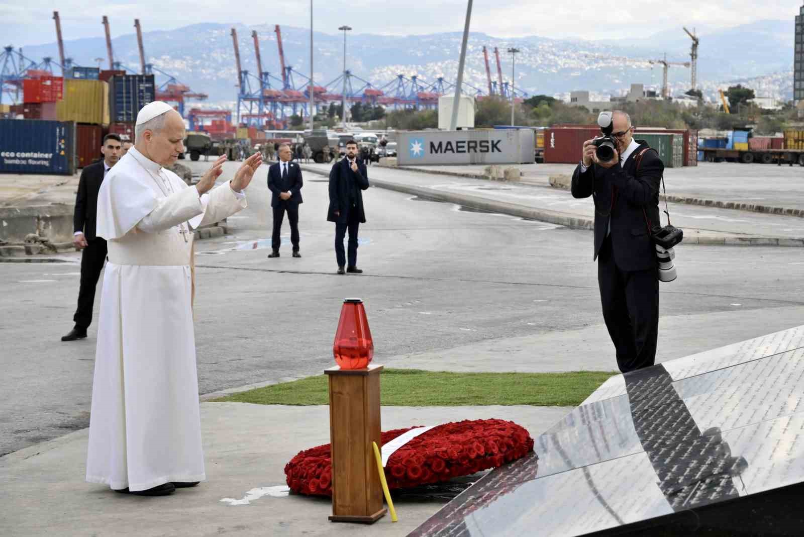 papa 14uncu leodan beyrutta 150 bin kisinin katilimiyla ayin 3