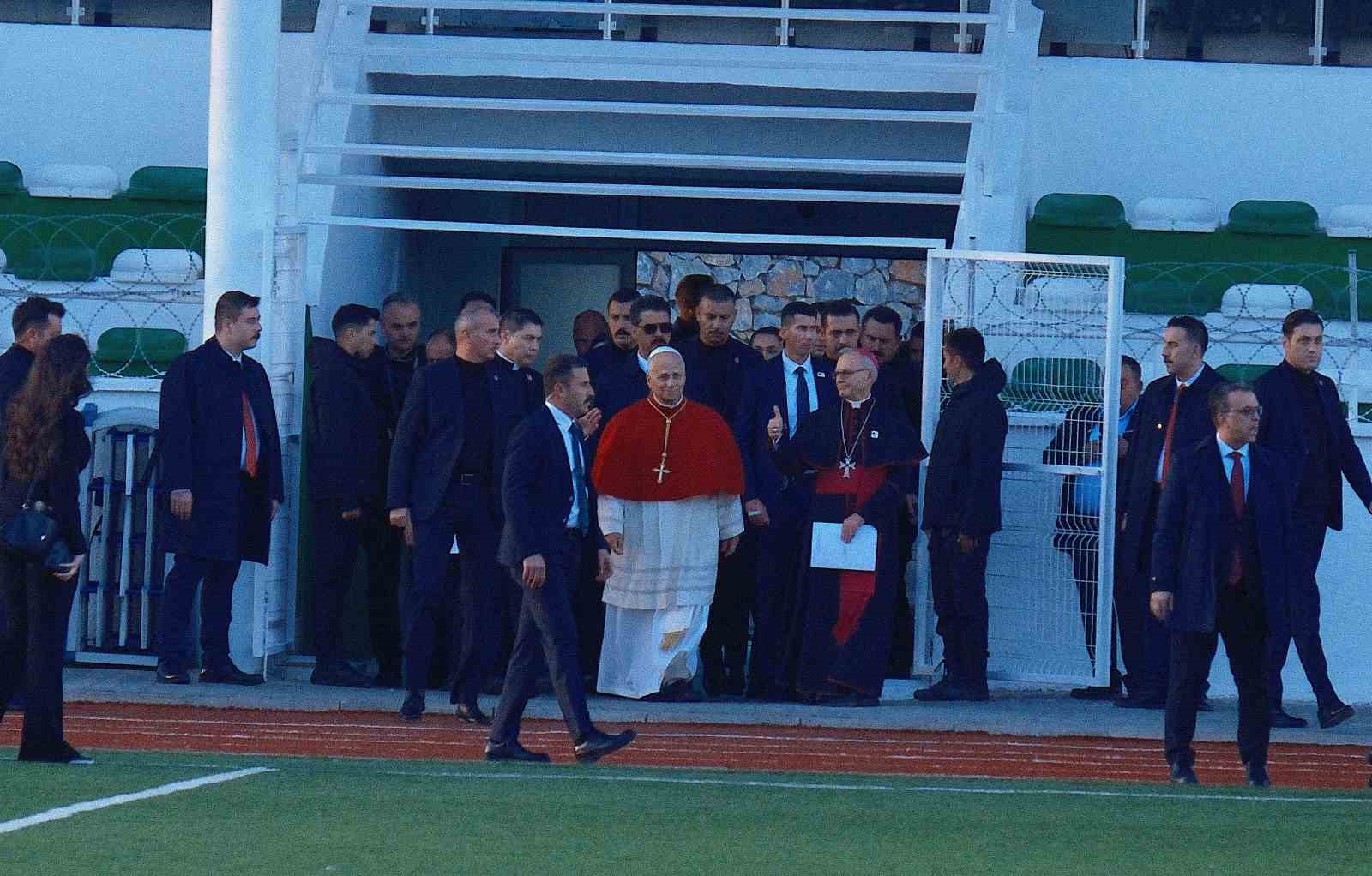 Papa İznik’ten ayrıldı 4 papa iznikten ayrildi 0 aJ9gZmlM