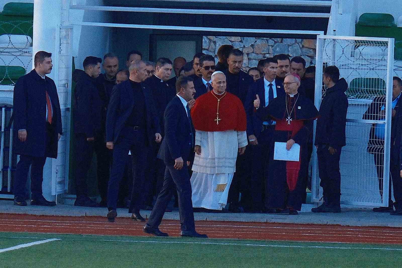 Papa İznik’ten ayrıldı 5 papa iznikten ayrildi 1 jiwqvicV