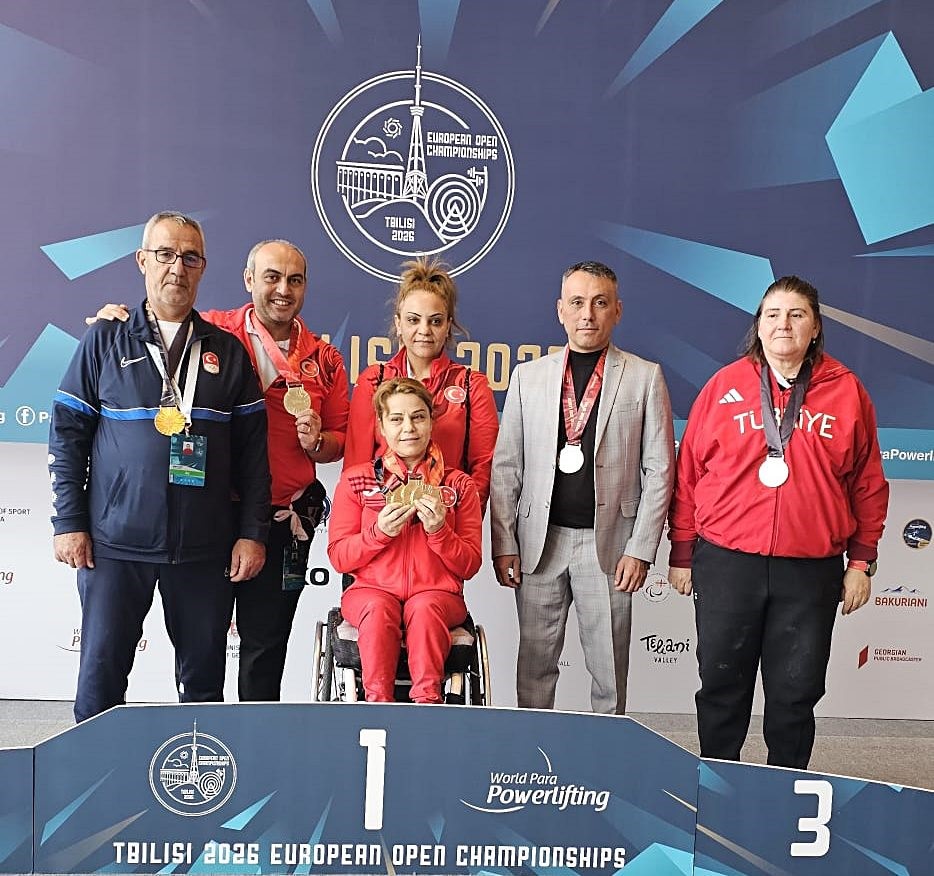 para halter sampiyonasinda milli sporculardan madalyalar 1 7KY61y2A