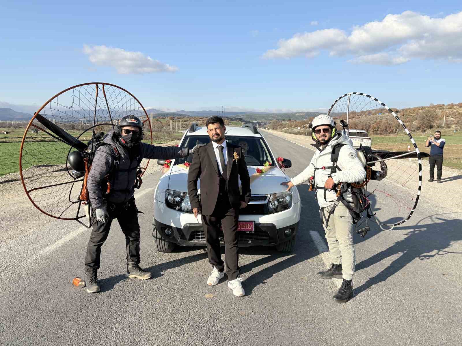 paramotorla inip gelin arabasinin onunu kestiler 3 GrSnuCyl