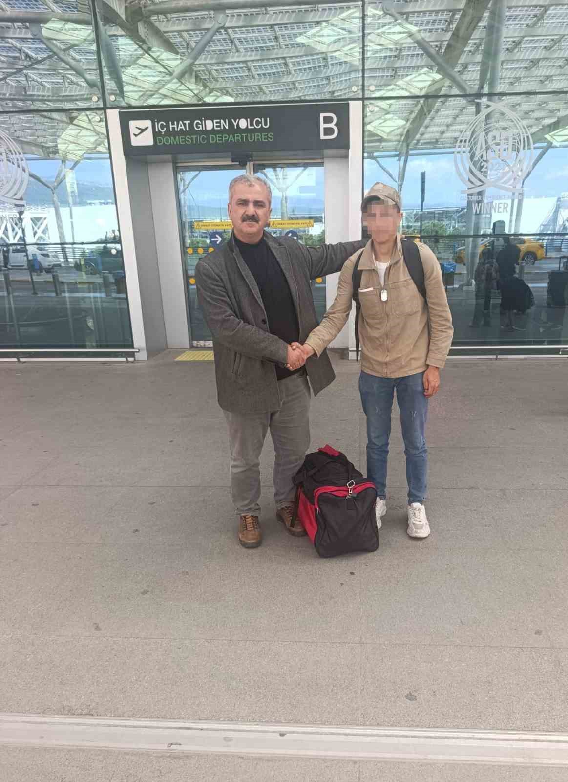 parasi calinan askerin imdadina taksi soforu yetisti 4 AHHaGrIN