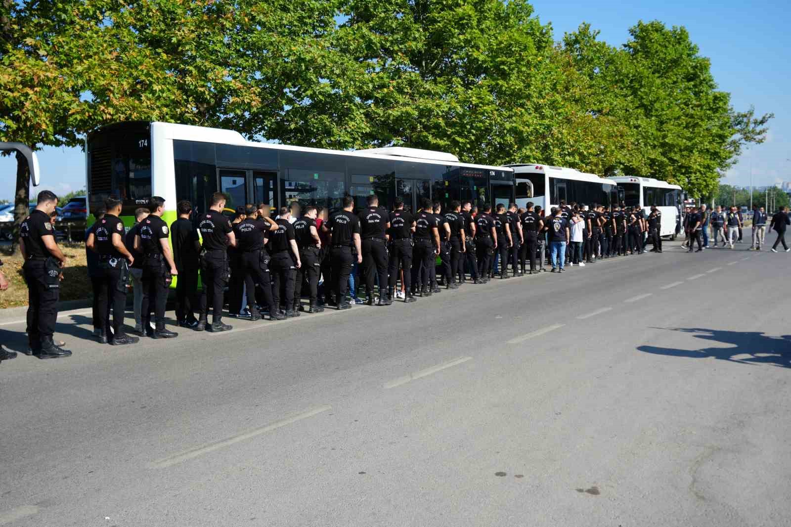 Paravan şirketlerle milyarlarca liralık bahis ağına darbe: 101 tutuklama 7 paravan sirketlerle milyarlarca liralik bahis agina darbe 101 tutuklama 3 5XJbinlU