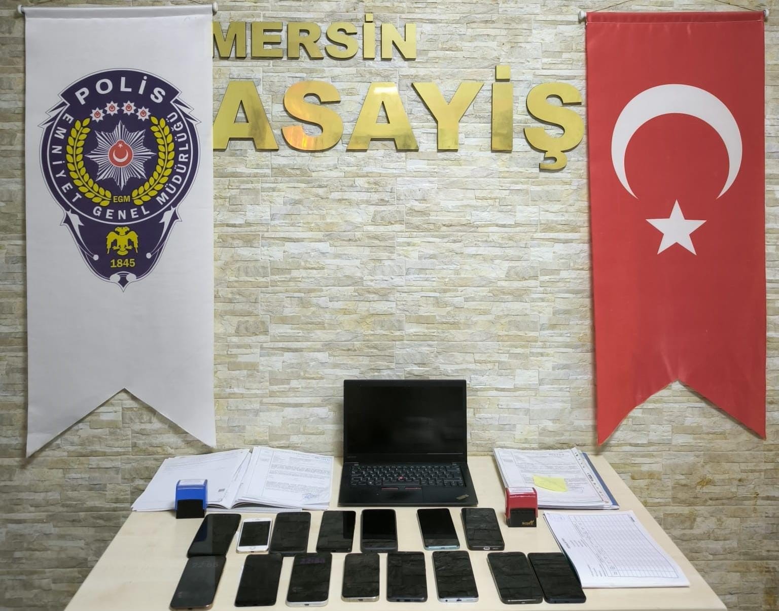 Paravan şirketlerle organize dolandırıcılık yapan şebeke çökertildi: 10 tutuklama 5 paravan sirketlerle organize dolandiricilik yapan sebeke cokertildi 10 tutuklama 1 jCRRiOdn