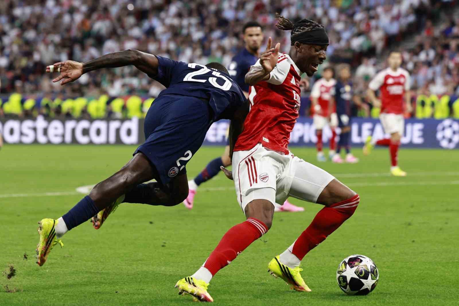 paris saint germain ust uste 2 kez sampiyonlar ligi sampiyonu 17
