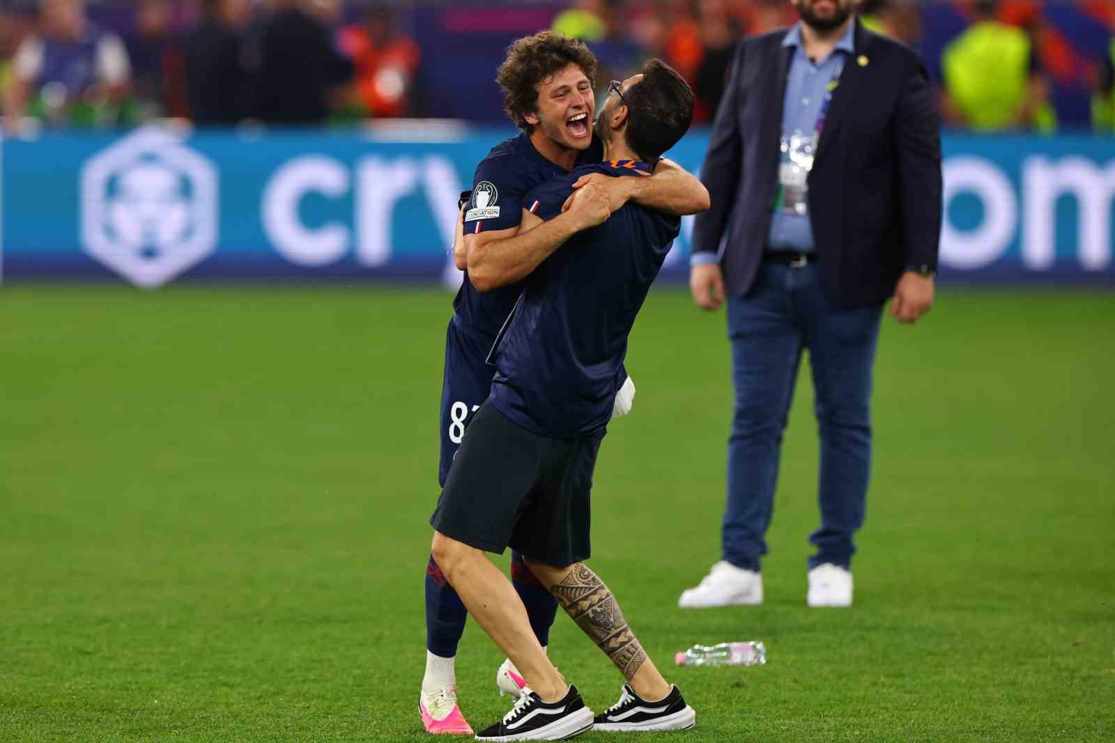 paris saint germain ust uste 2 kez sampiyonlar ligi sampiyonu 32 HzemR4jJ