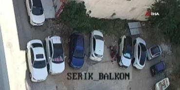 park-ettigi-motosiklet-alev-topuna-dondu-diger-araclara-sicramamasi-icin-hayatini-hice-saydi-hmbv9XOA.jpg