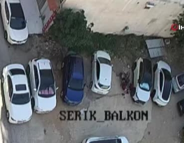 park-ettigi-motosiklet-alev-topuna-dondu-diger-araclara-sicramamasi-icin-hayatini-hice-saydi-hmbv9XOA.jpg