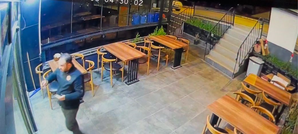 park ettigi otomobil bir anda geri kacti direge carparak durabildi 1 K1ABNTRP