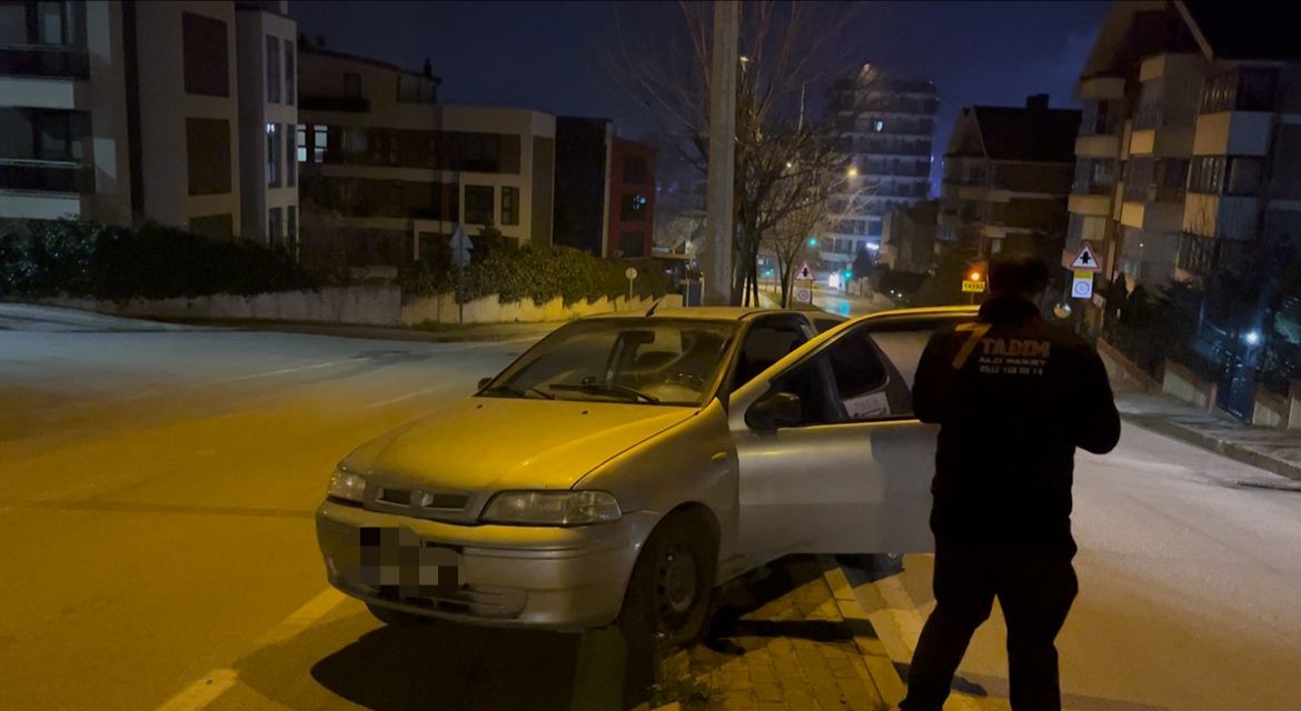 park ettigi otomobil bir anda geri kacti direge carparak durabildi 3 agAgnZ3p