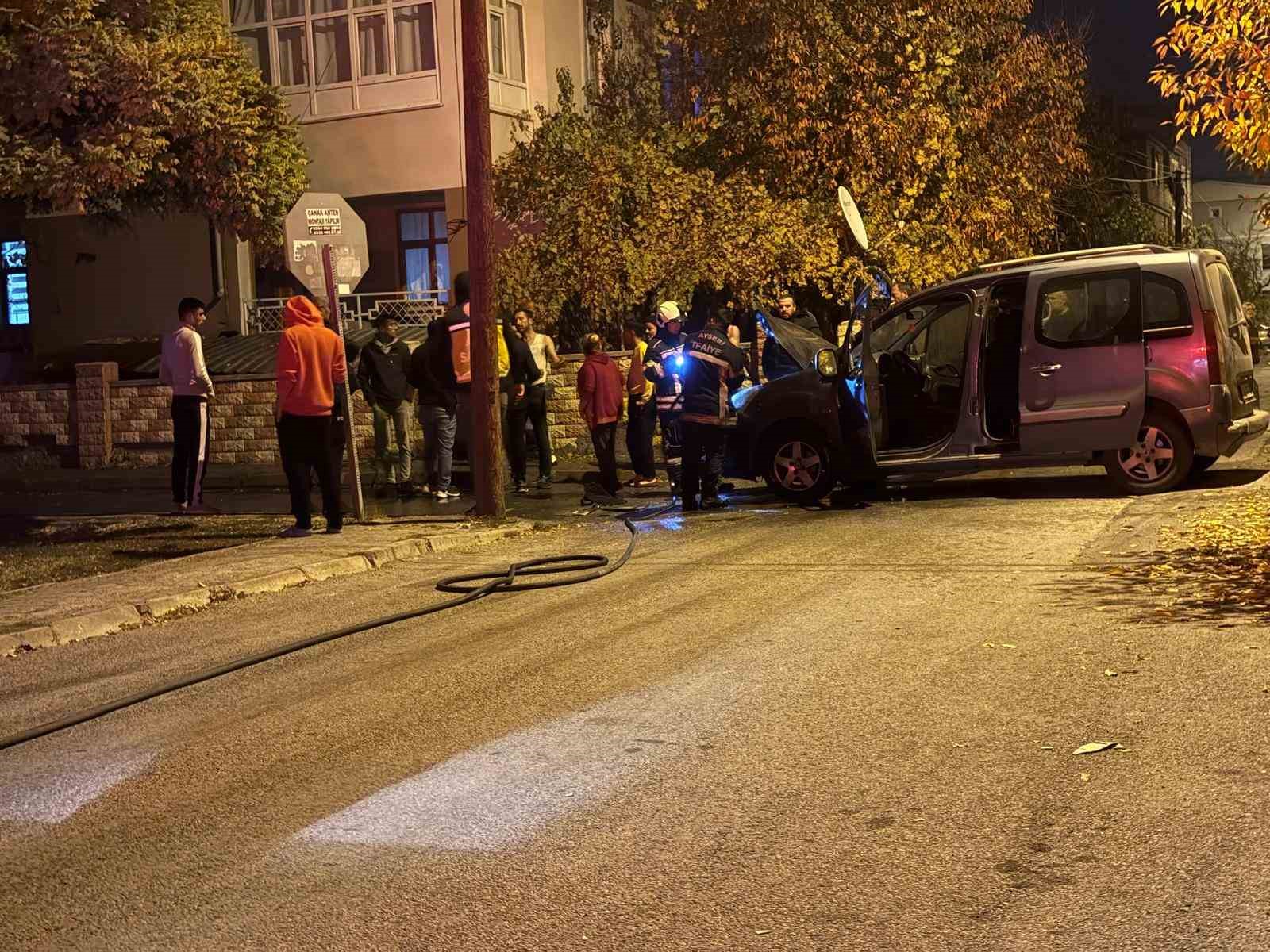 park halinde alev alan kamyon hareket etti 7