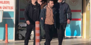 park-halindeki-araclari-soydu-polis-adim-adim-iz-surup-yakaladi-87UttclT.jpg