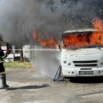 park-halindeki-minibus-alev-alev-yandi-rnkfdGPR.jpg