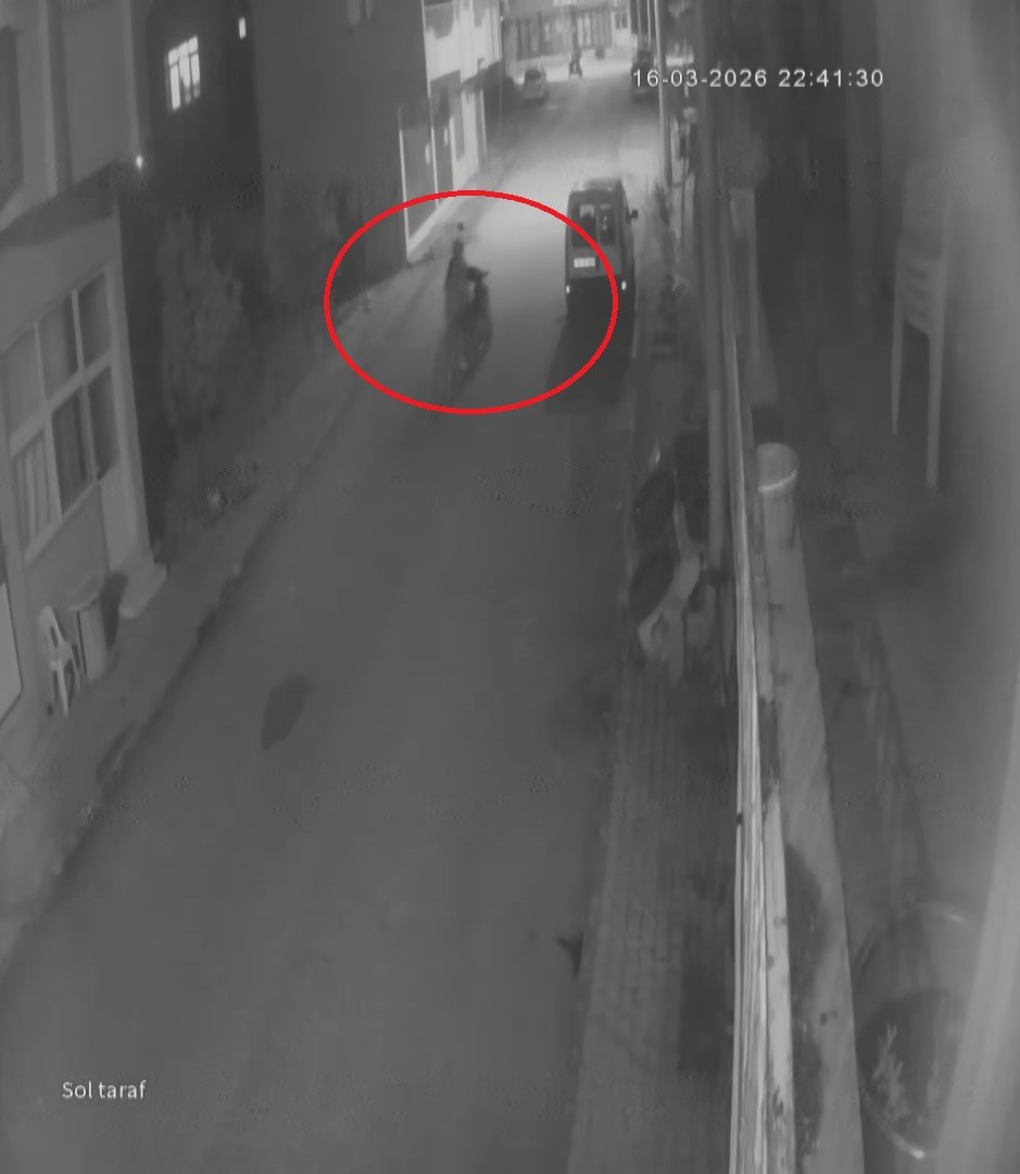 park halindeki motosikleti caldilar 1 gkI91IGH