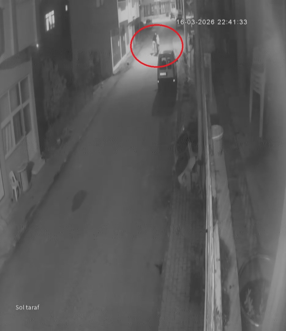 park halindeki motosikleti caldilar 2 pi4bT2Tc