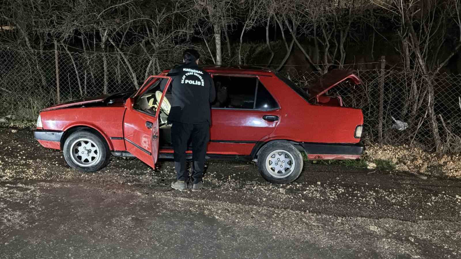 park halindeki otomobil kundaklandi 0 OHkkkGiI