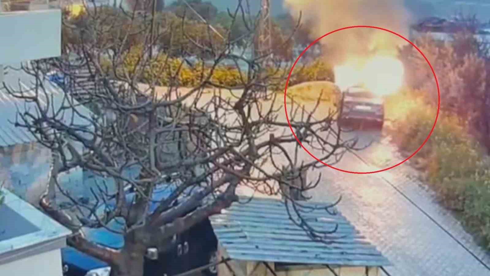park halindeki otomobili benzin dokup kundaklamak isterken kendini yakti 0 ZipntBbF