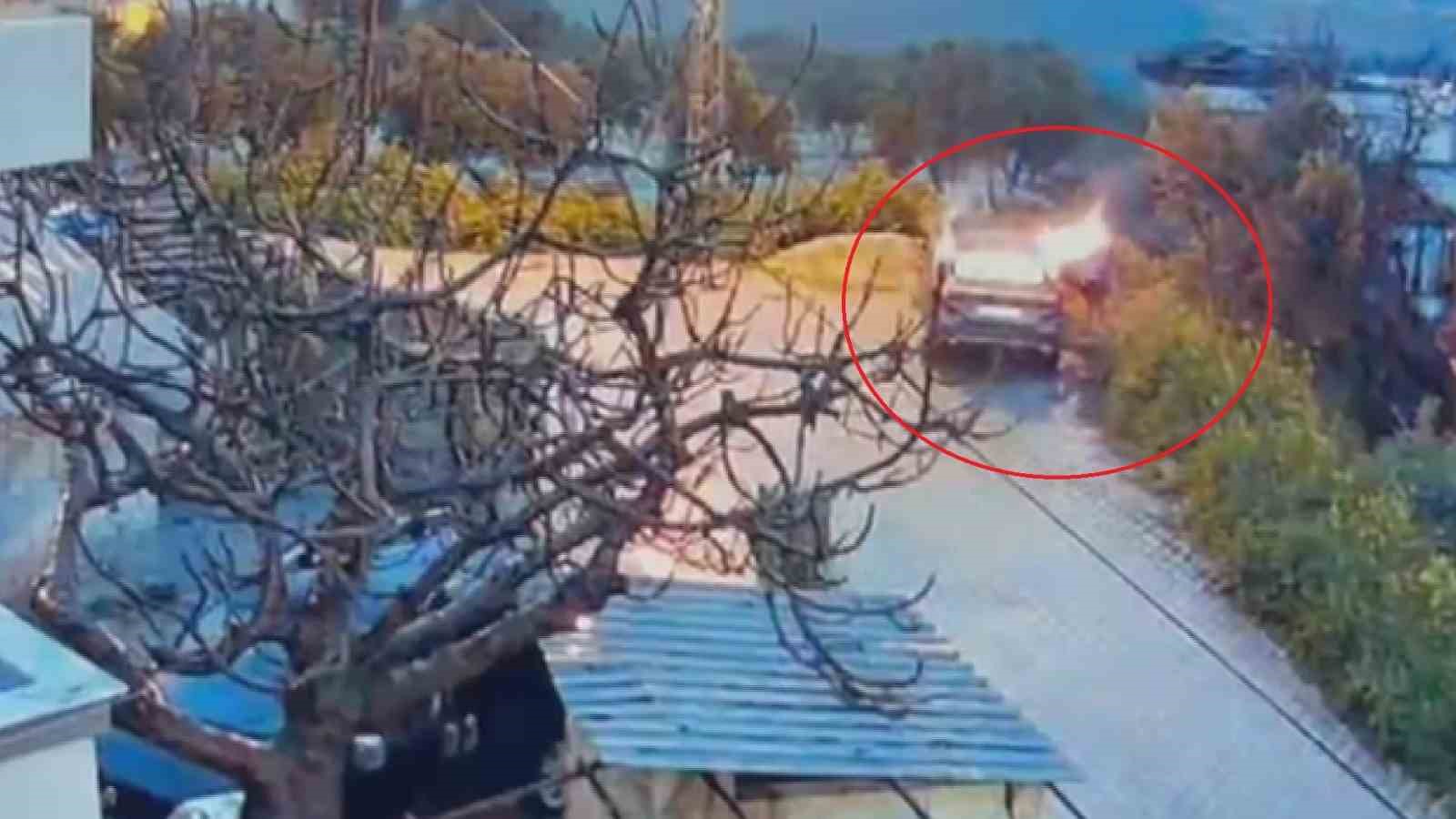 park halindeki otomobili benzin dokup kundaklamak isterken kendini yakti 1 Ycv2Q3tB