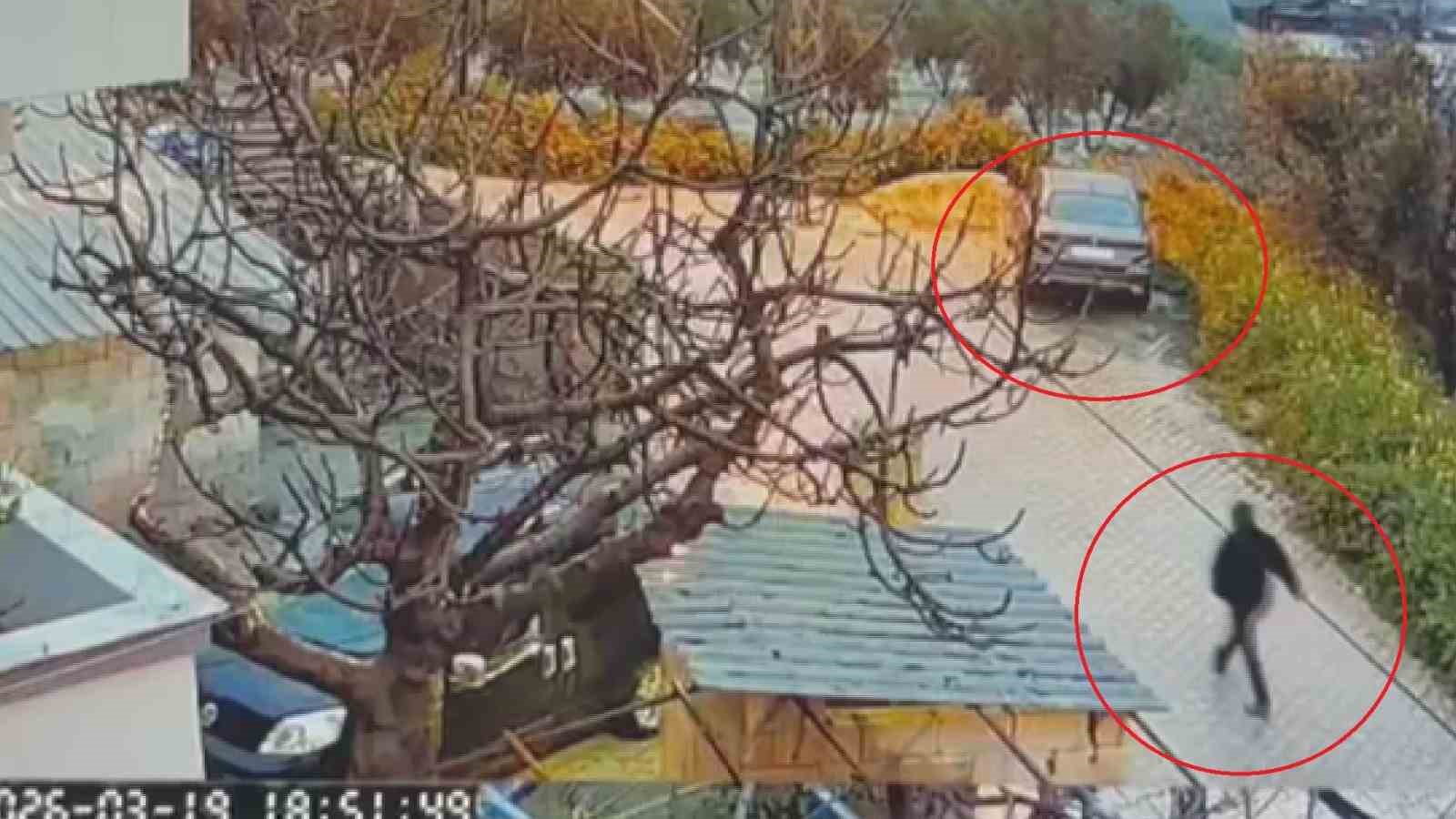 park halindeki otomobili benzin dokup kundaklamak isterken kendini yakti 6 mUCbrNKS