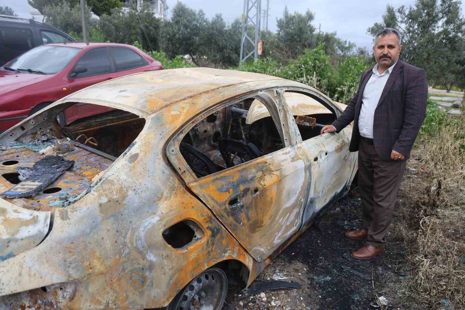 park halindeki otomobili benzin dokup yakan arac sahibinin yegeni cikti 2 SQjtv47E