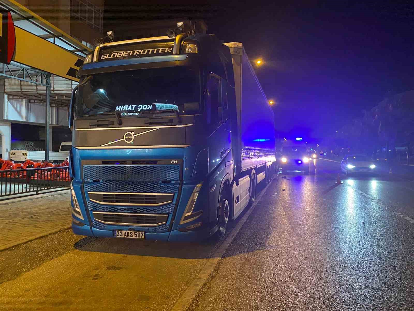 Park halindeki tıra çarpan motosikletli genç kazada hayatını kaybetti 5 park halindeki tira carpan motosikletli genc kazada hayatini kaybetti 1 kRahFsUd