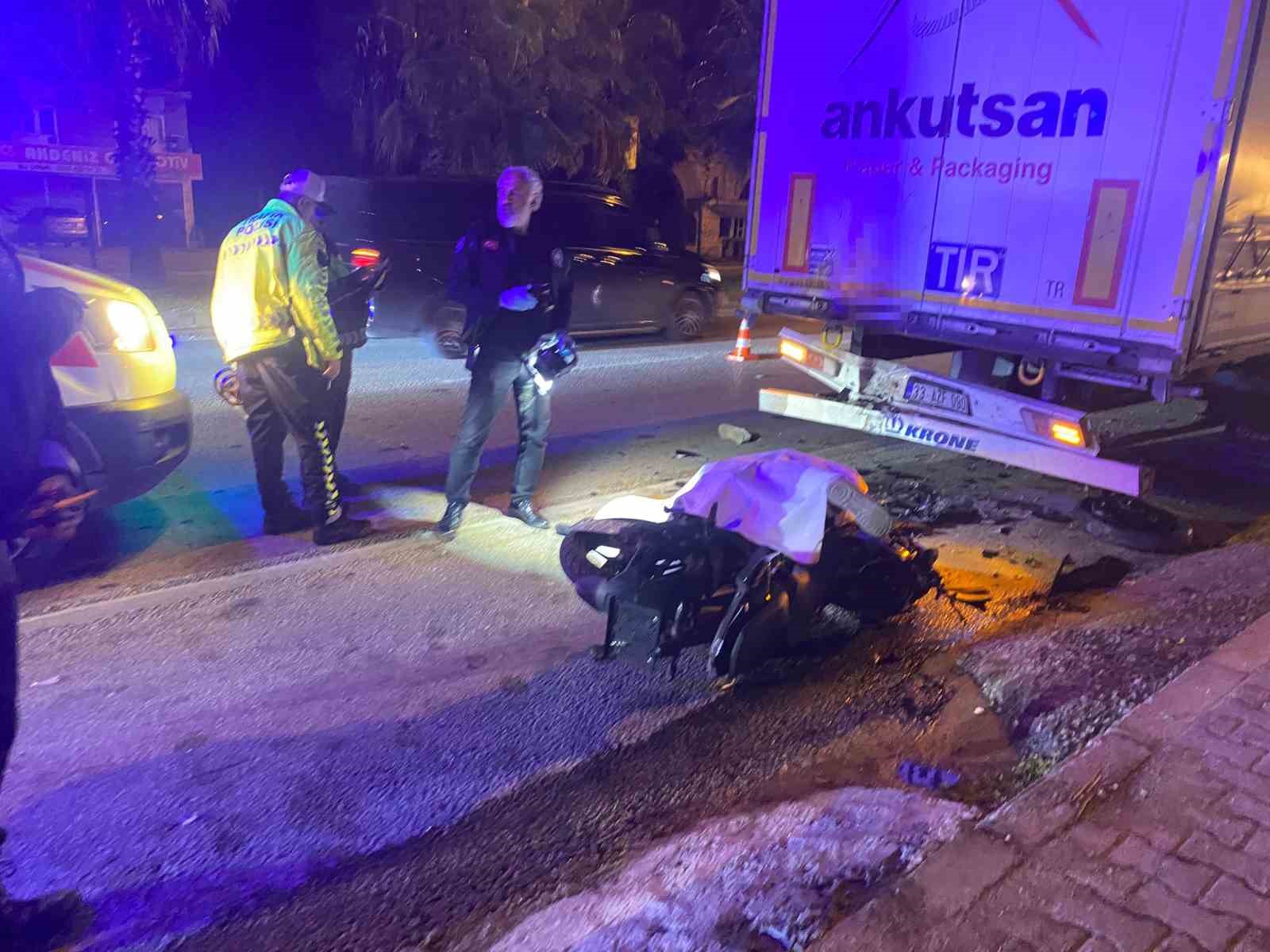 Park halindeki tıra çarpan motosikletli genç kazada hayatını kaybetti 9 park halindeki tira carpan motosikletli genc kazada hayatini kaybetti 5 nrtUQHff