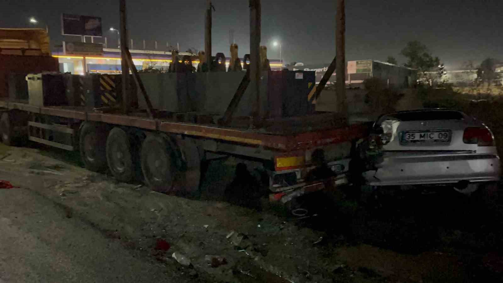 park halindeki tira carpan otomobildeki 2 kisi yaralandi 2 H645T6U6