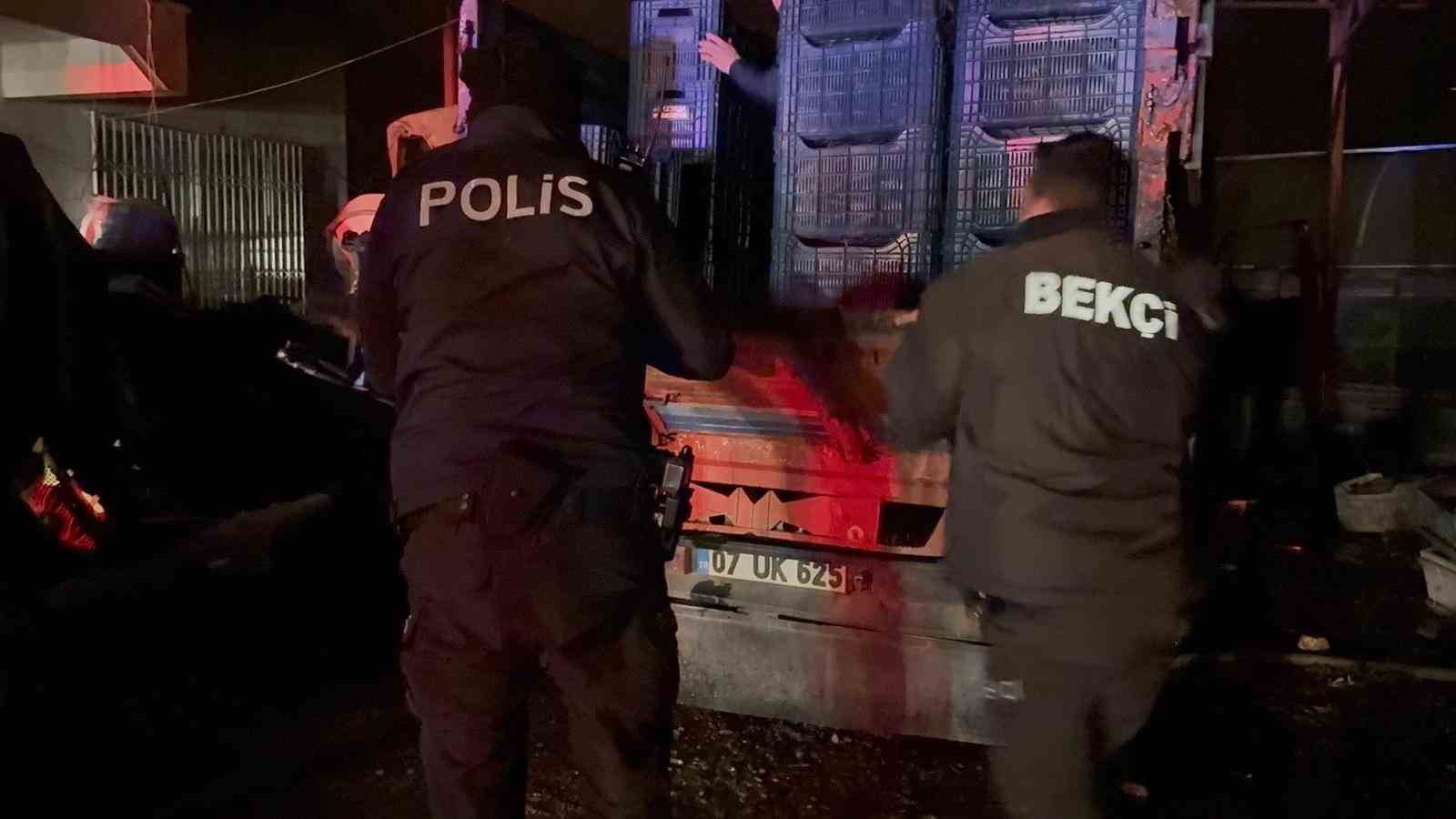 Park halindeyken yanan kamyonet kullanılamaz hale geldi 7 park halindeyken yanan kamyonet kullanilamaz hale geldi 3 u9qC4Ods