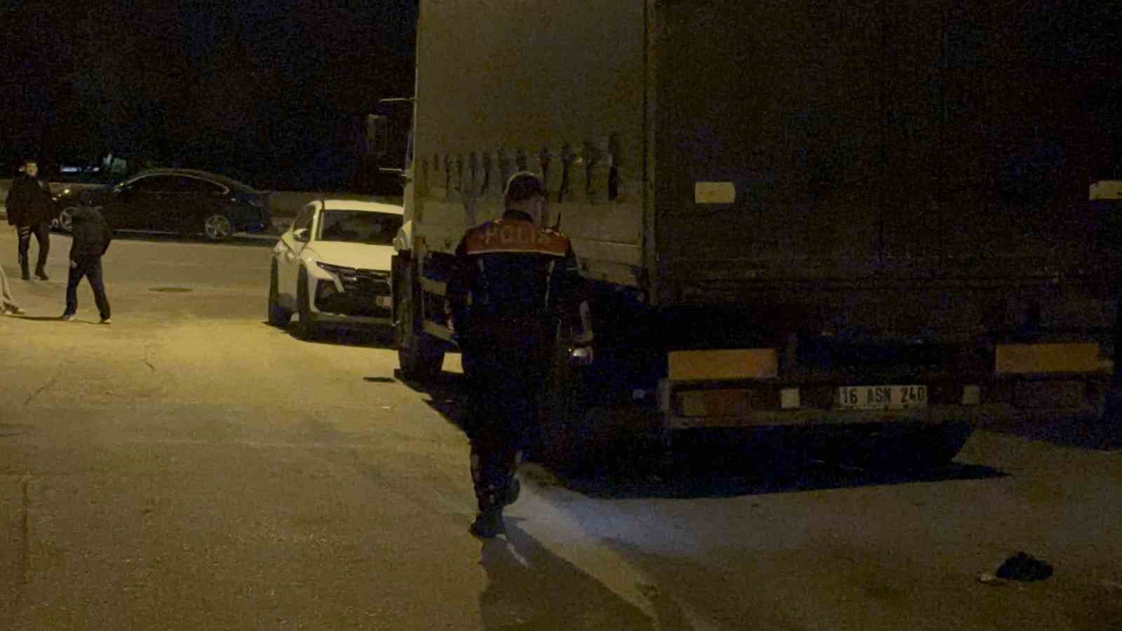 park yeri yuzunden tartistigi komsusunu silahla vurarak agir yaraladi 5 aHEjUdNN