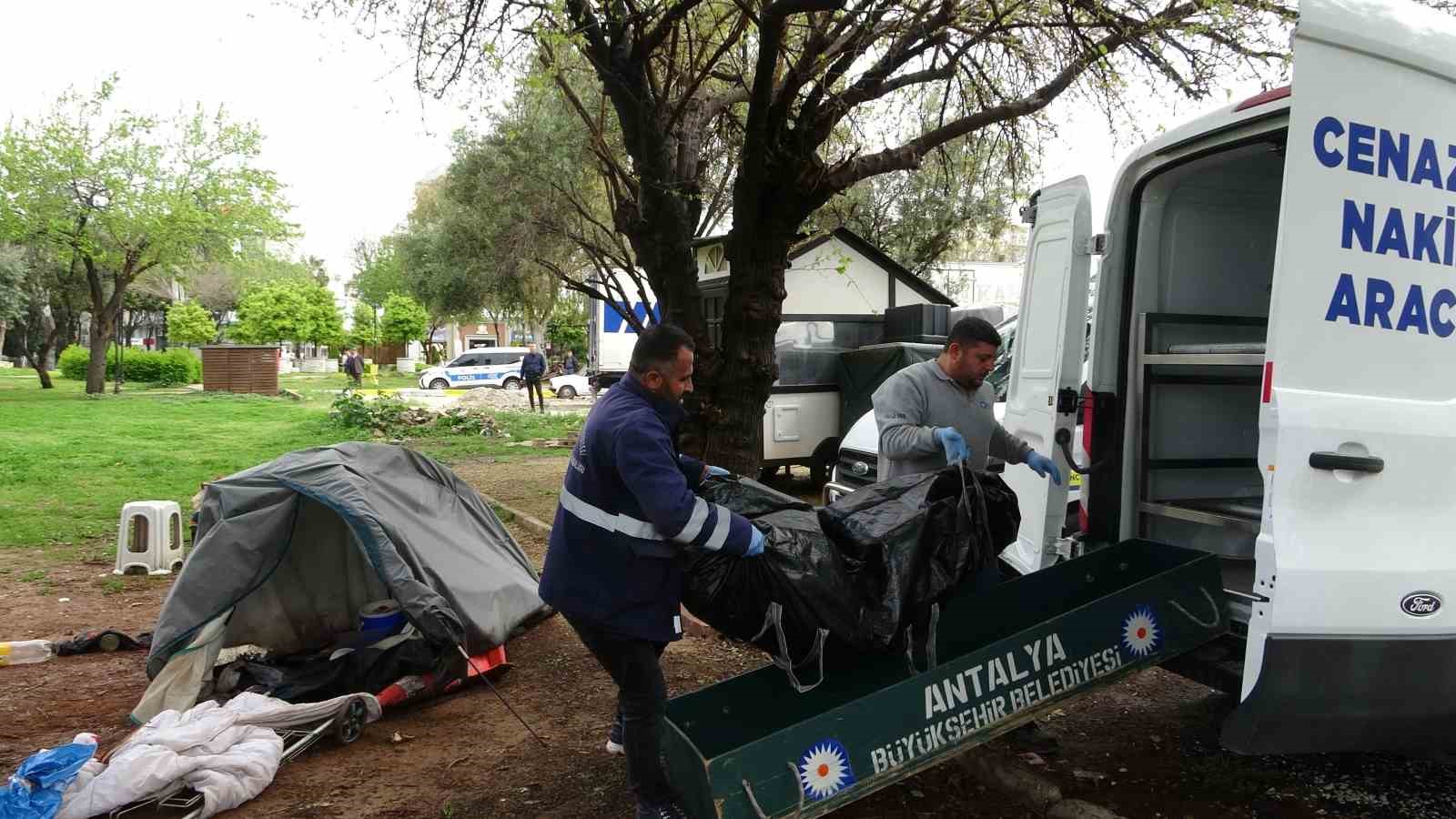 parka kurdugu cadirda yasayan adam olu bulundu 1 OgtfN42K