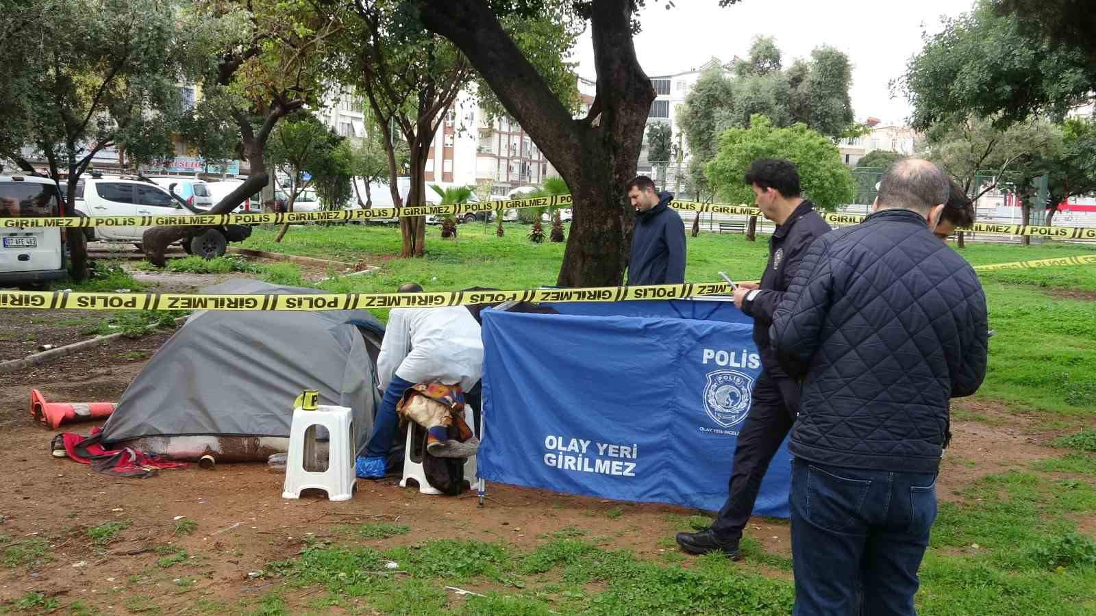parka kurdugu cadirda yasayan adam olu bulundu 4 yVBv5AYg