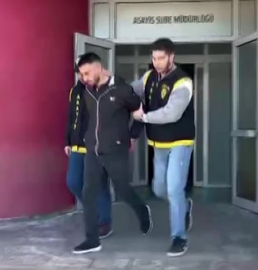 parke tasiyla camlari kirip is yerini soyanlar tutuklandi 9 4q1bhgLd
