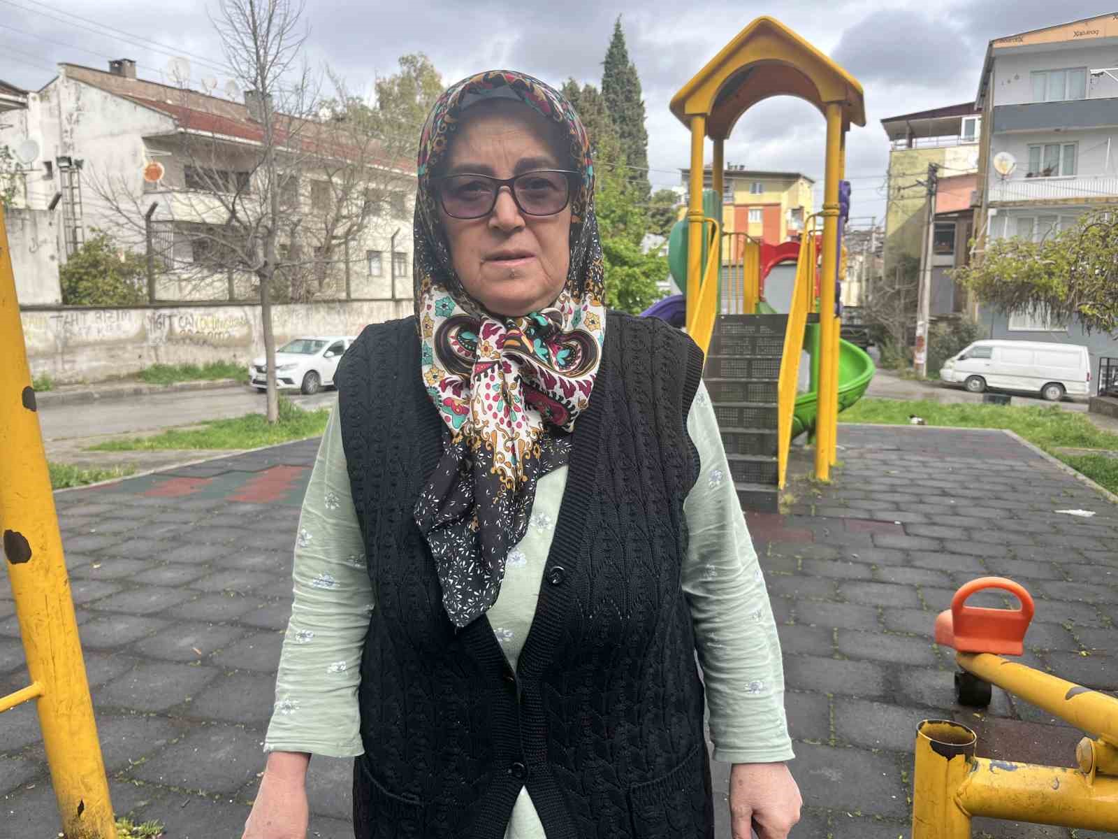 parkta 2 yasindaki evladi bogazindan bicaklanan anne bugun cocugum toprak altinda olabilirdi 2 cE42lQgu