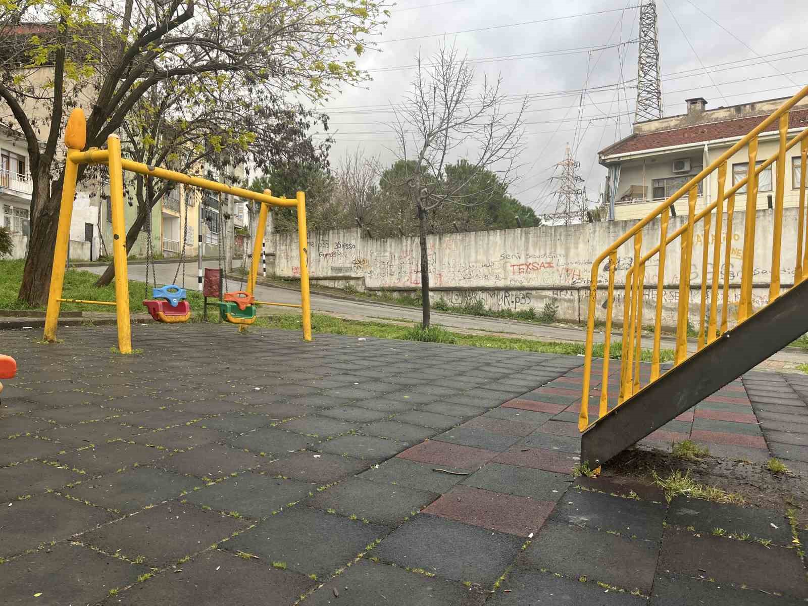 parkta 2 yasindaki evladi bogazindan bicaklanan anne bugun cocugum toprak altinda olabilirdi 5 Pj42a6s9