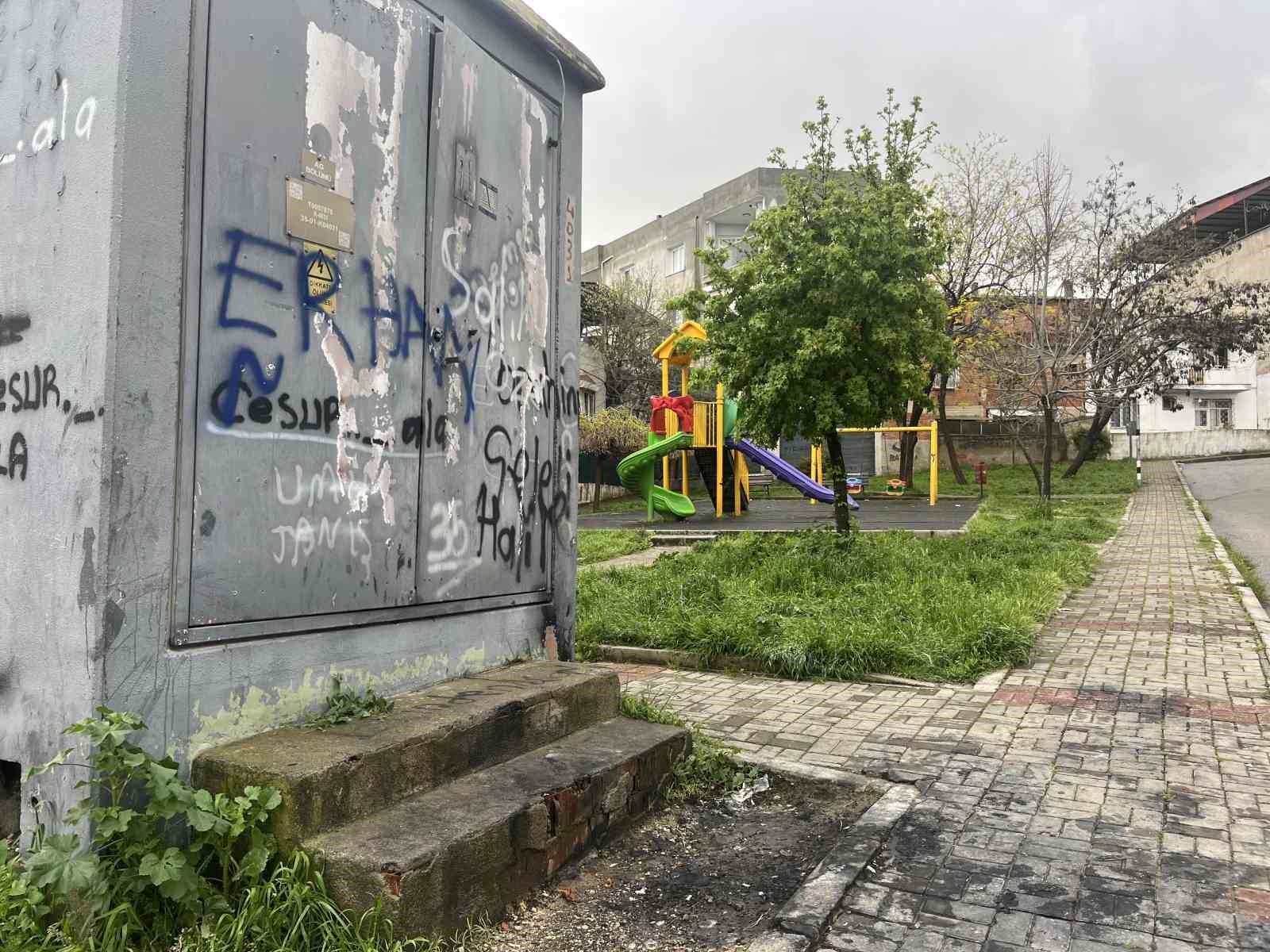 parkta 2 yasindaki evladi bogazindan bicaklanan anne bugun cocugum toprak altinda olabilirdi 6 rEiHWVlR